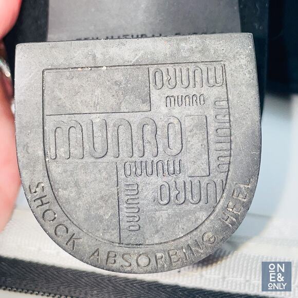 MUNRO Annee Suede Low Ankle Booties Womens Sz 10W Black Almond Toe Block Heels - Picture 8 of 11